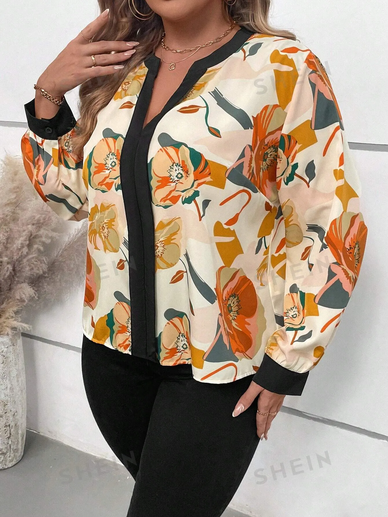 EMERY ROSE Plus Floral Print Notched Neckline Blouse