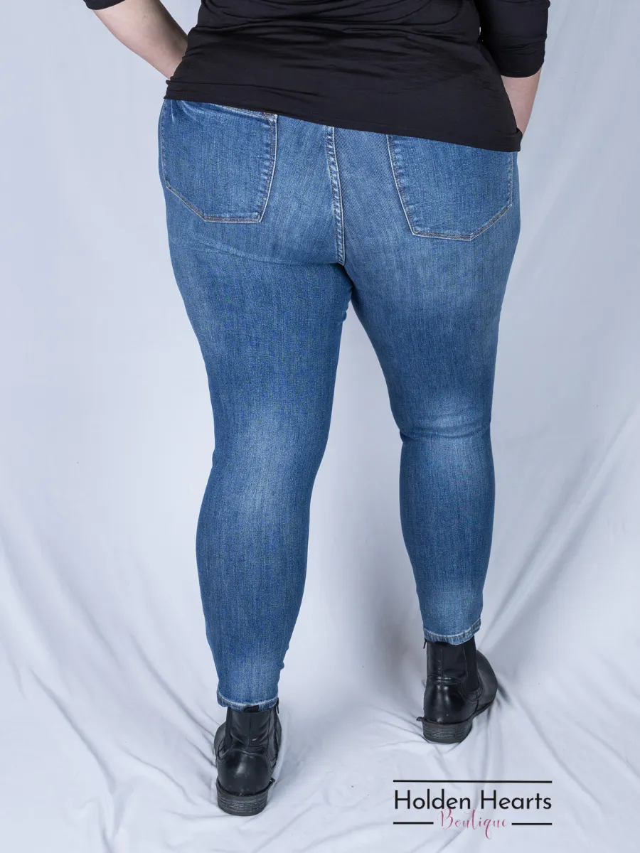 Everyday Chic Skinny Jeans