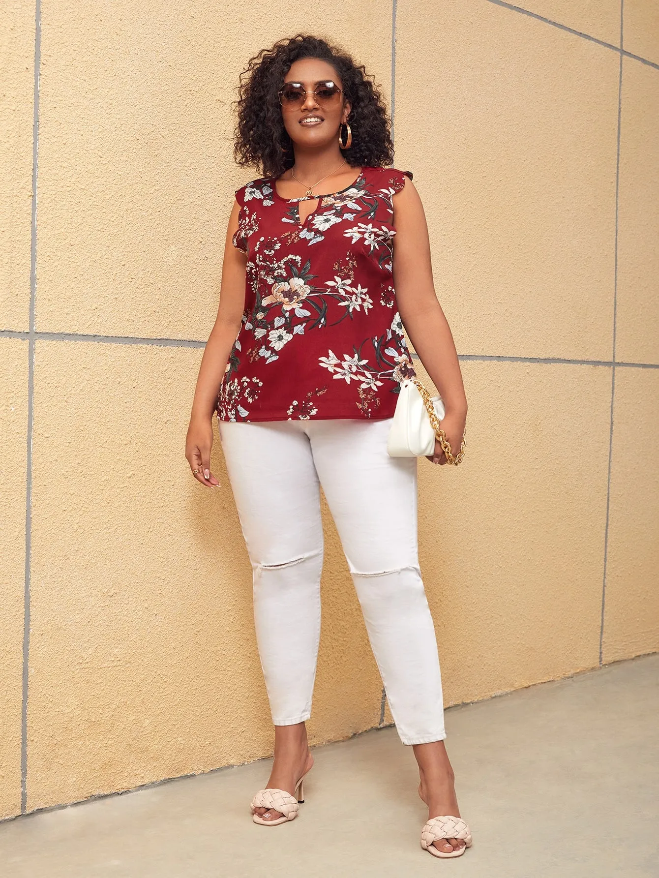 Floral Scallop Sleeveless Keyhole Neckline Regular Plus Size Blouse