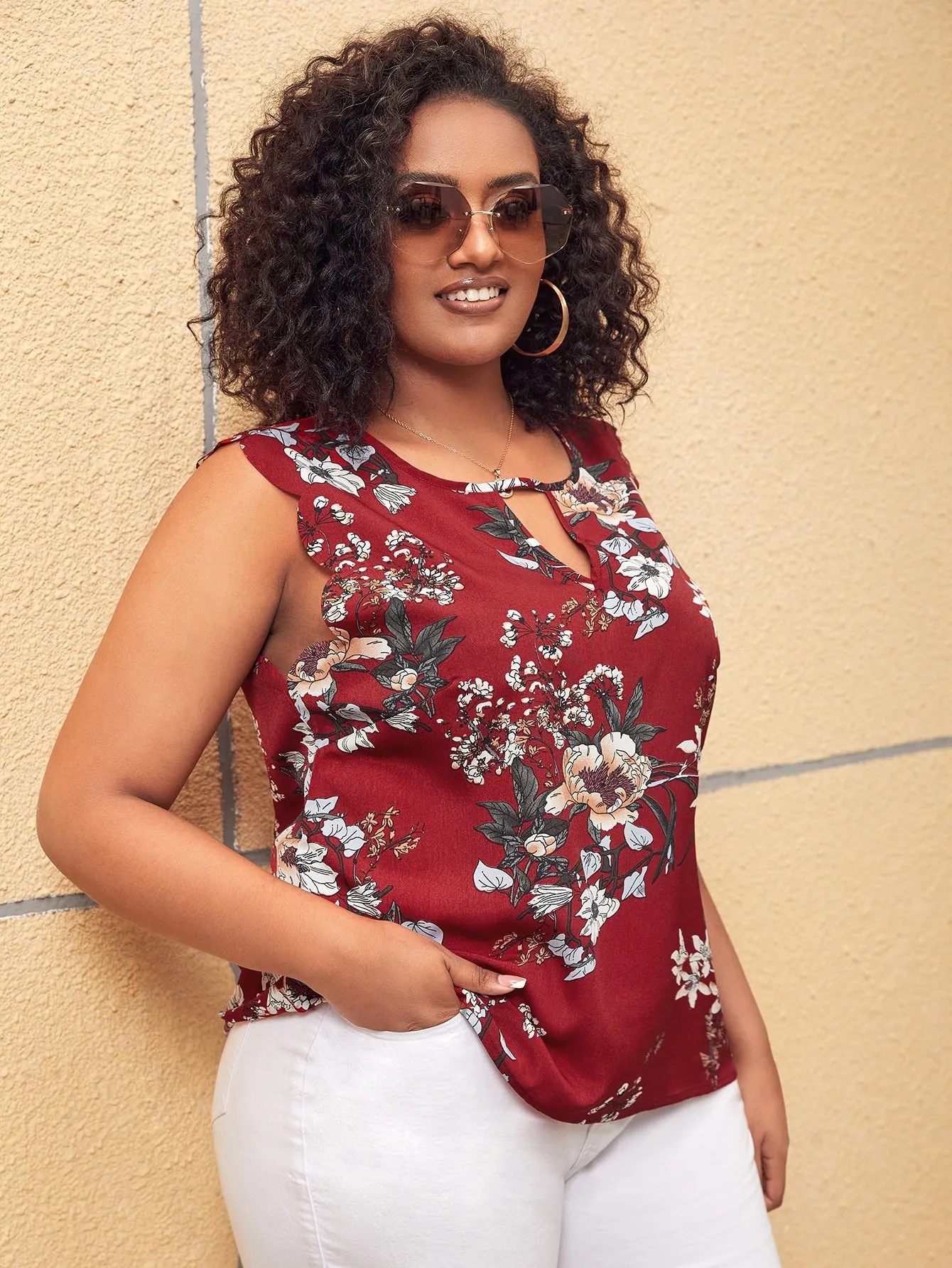 Floral Scallop Sleeveless Keyhole Neckline Regular Plus Size Blouse