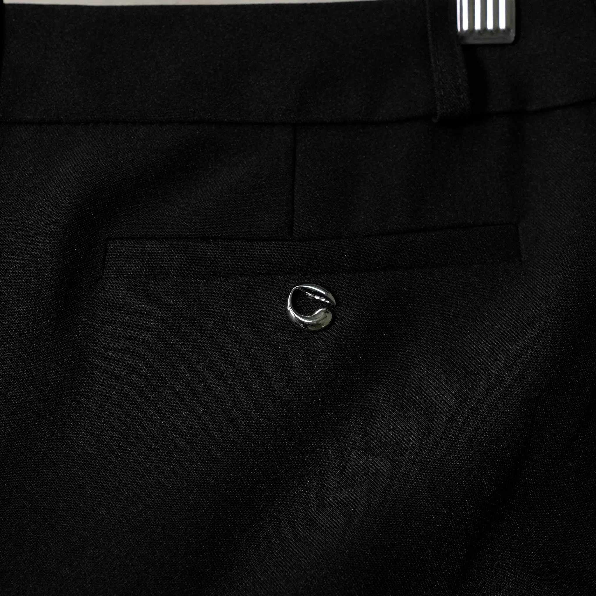 GATHERED HEM TAILORED SKIRT / BLACK