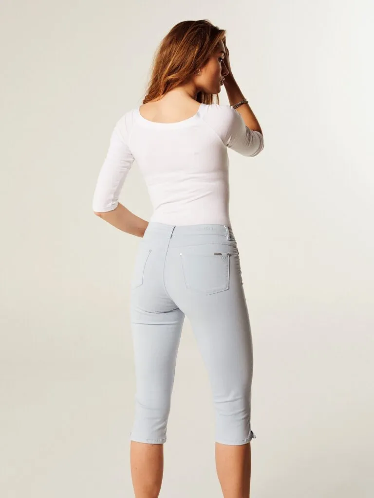 Magic Fit CRO Capri Jeans - White
