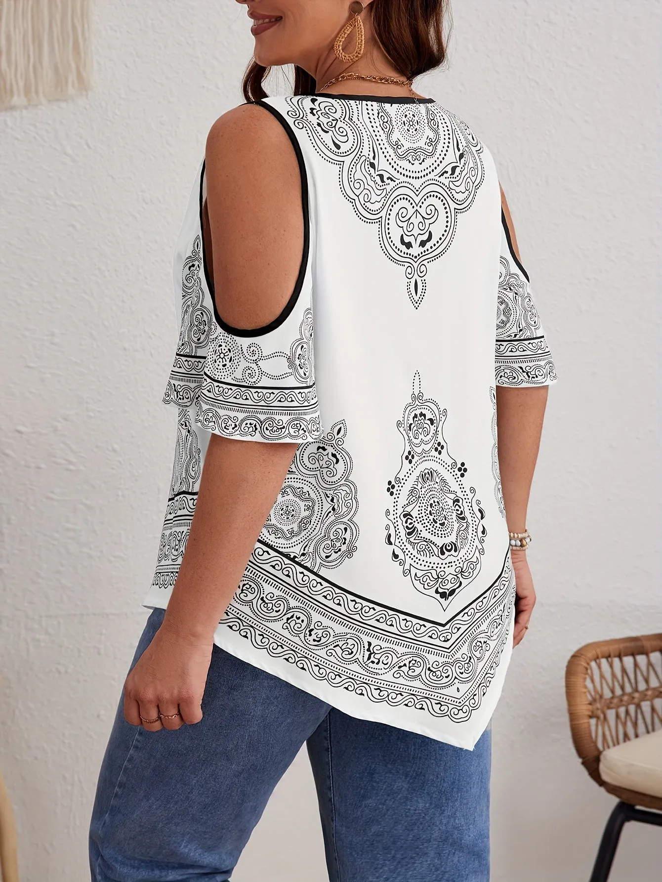 Plus Size Tribal Print Cold Shoulder Crew Neck Blouse - Elegant Hanky Hem, Non-Stretch Polyester, Woven, Positioning Printing, Summer Essential for Middle Eastern Inspired Fashion - Womens Plus Size Clothing for Spring and Summer