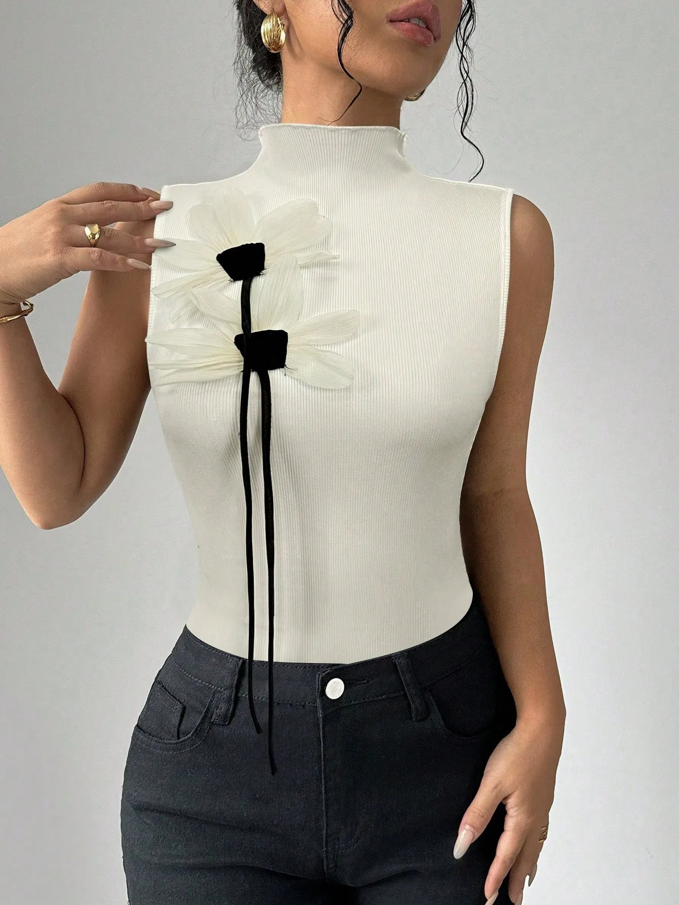 Privé Women's Tight-Fitting Sexy 3D Mesh Floral Strap Camisole Top