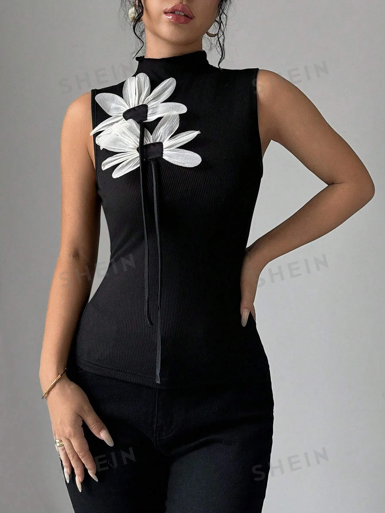 Privé Women's Tight-Fitting Sexy 3D Mesh Floral Strap Camisole Top