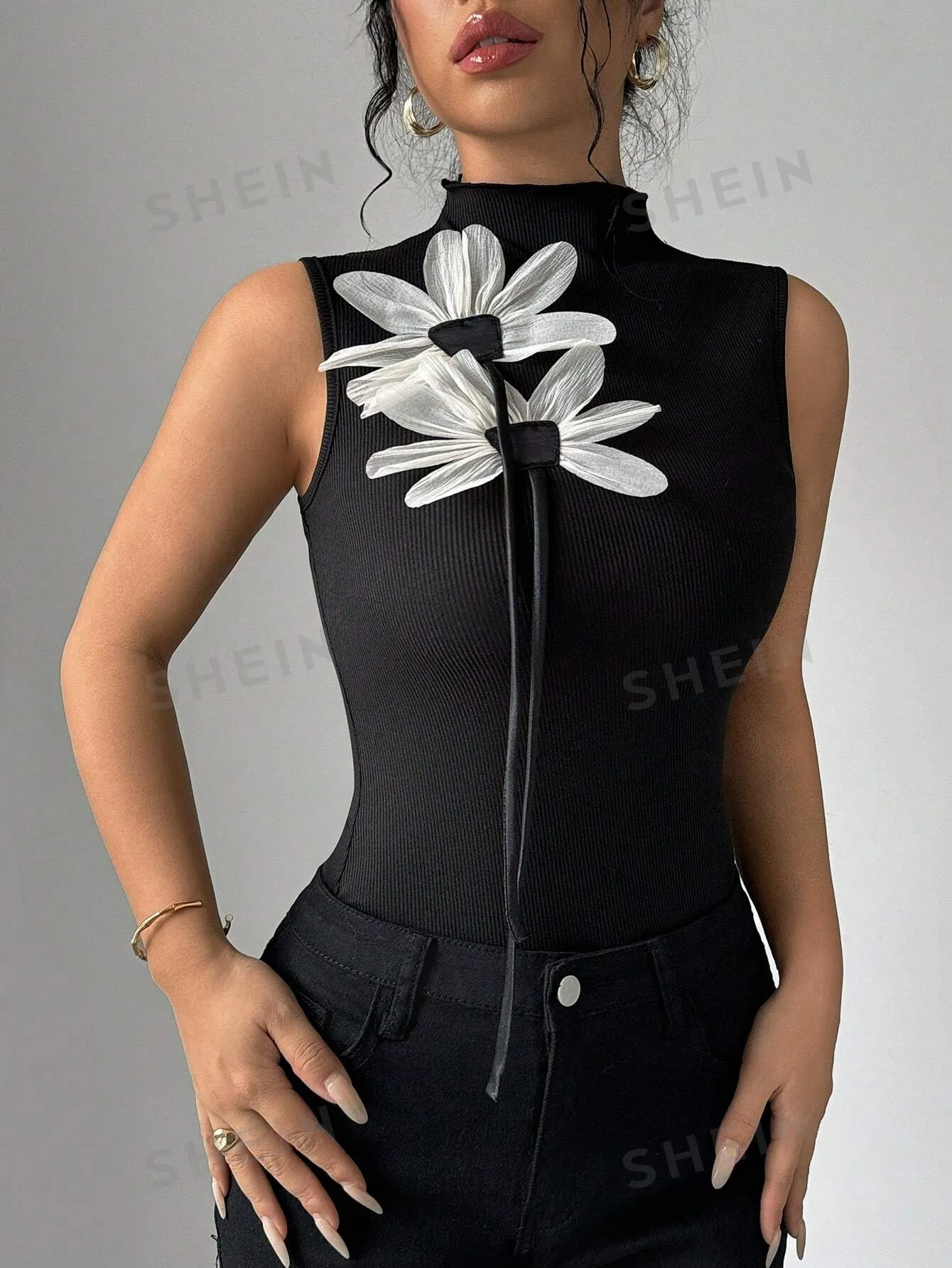 Privé Women's Tight-Fitting Sexy 3D Mesh Floral Strap Camisole Top