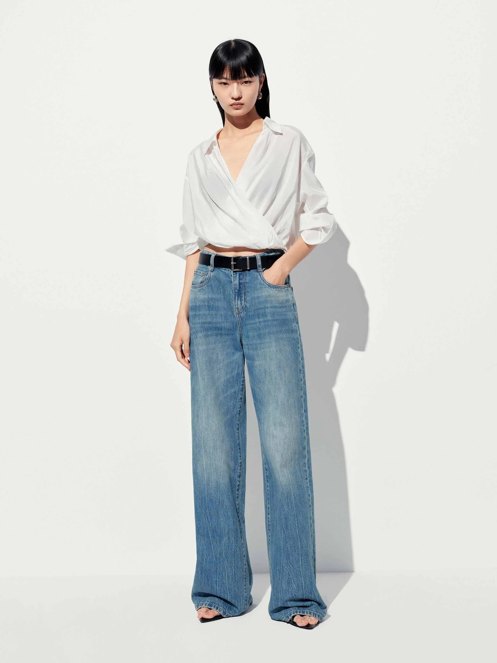 Relaxed Wide Leg Jeans