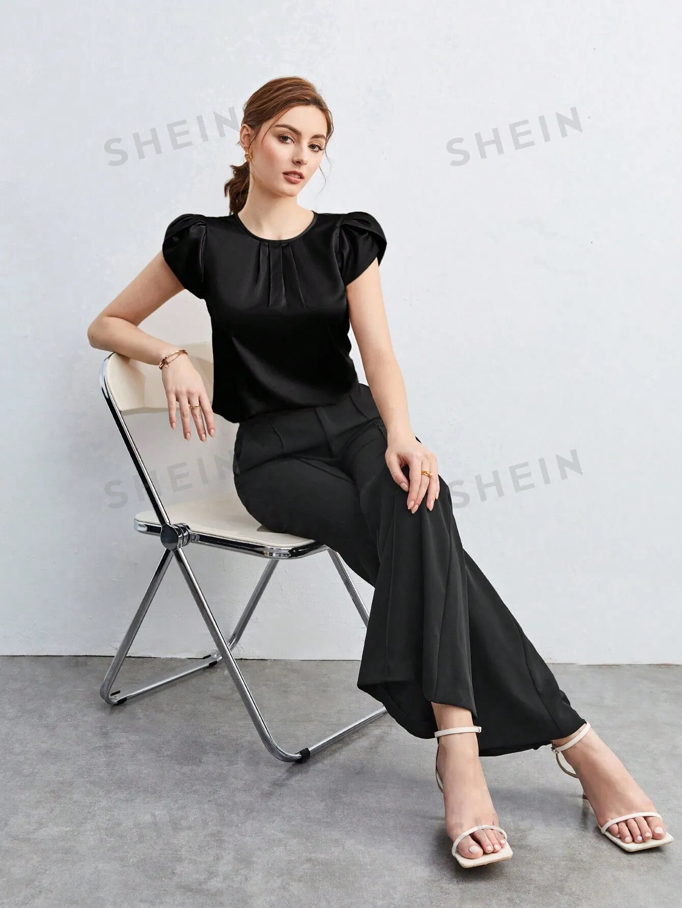 SHEIN BIZwear Women's Solid Color Blouse With Puff Sleeves