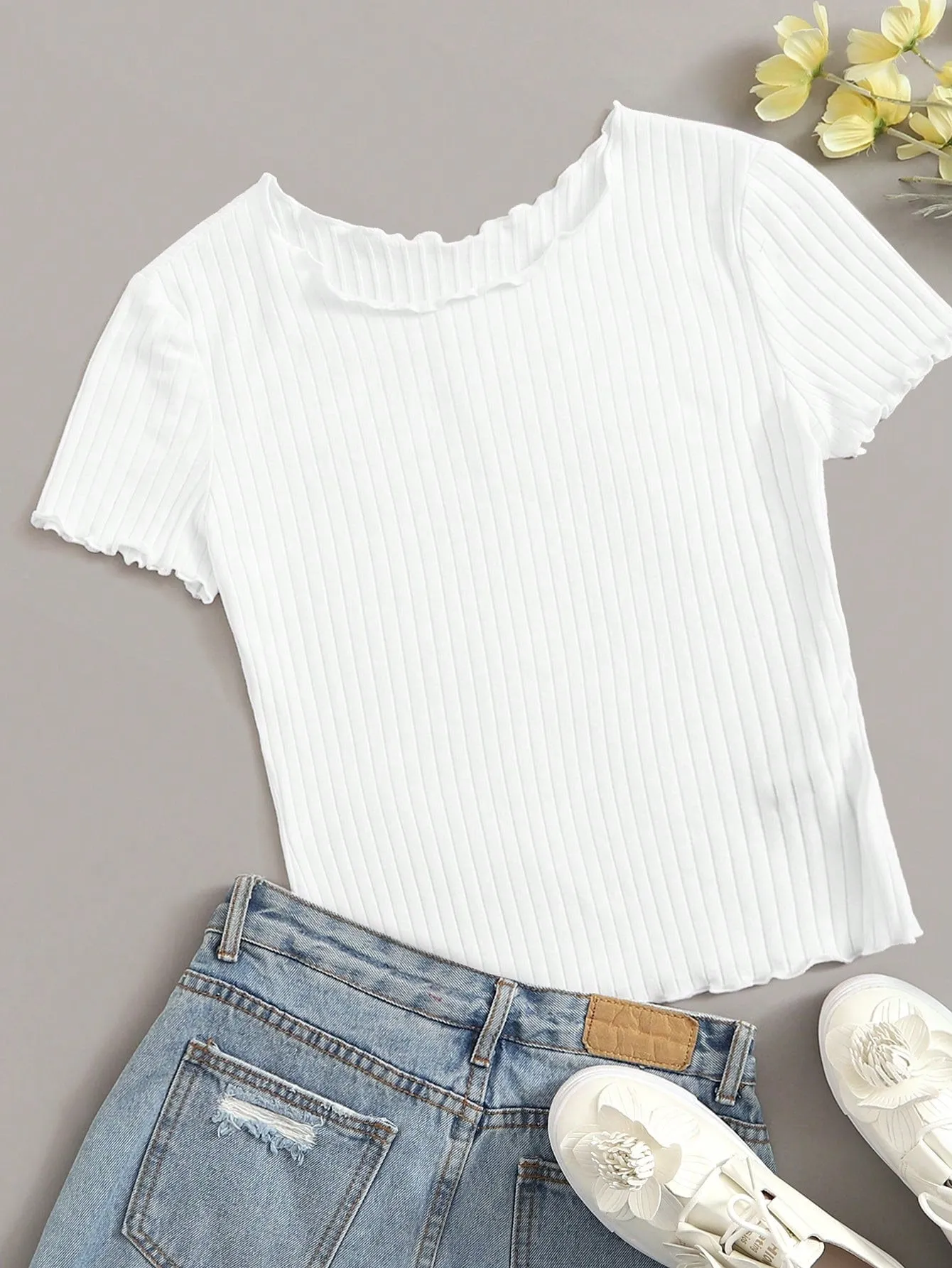 SHEIN Ribbed Lettuce-Edge Form-Fitting Top