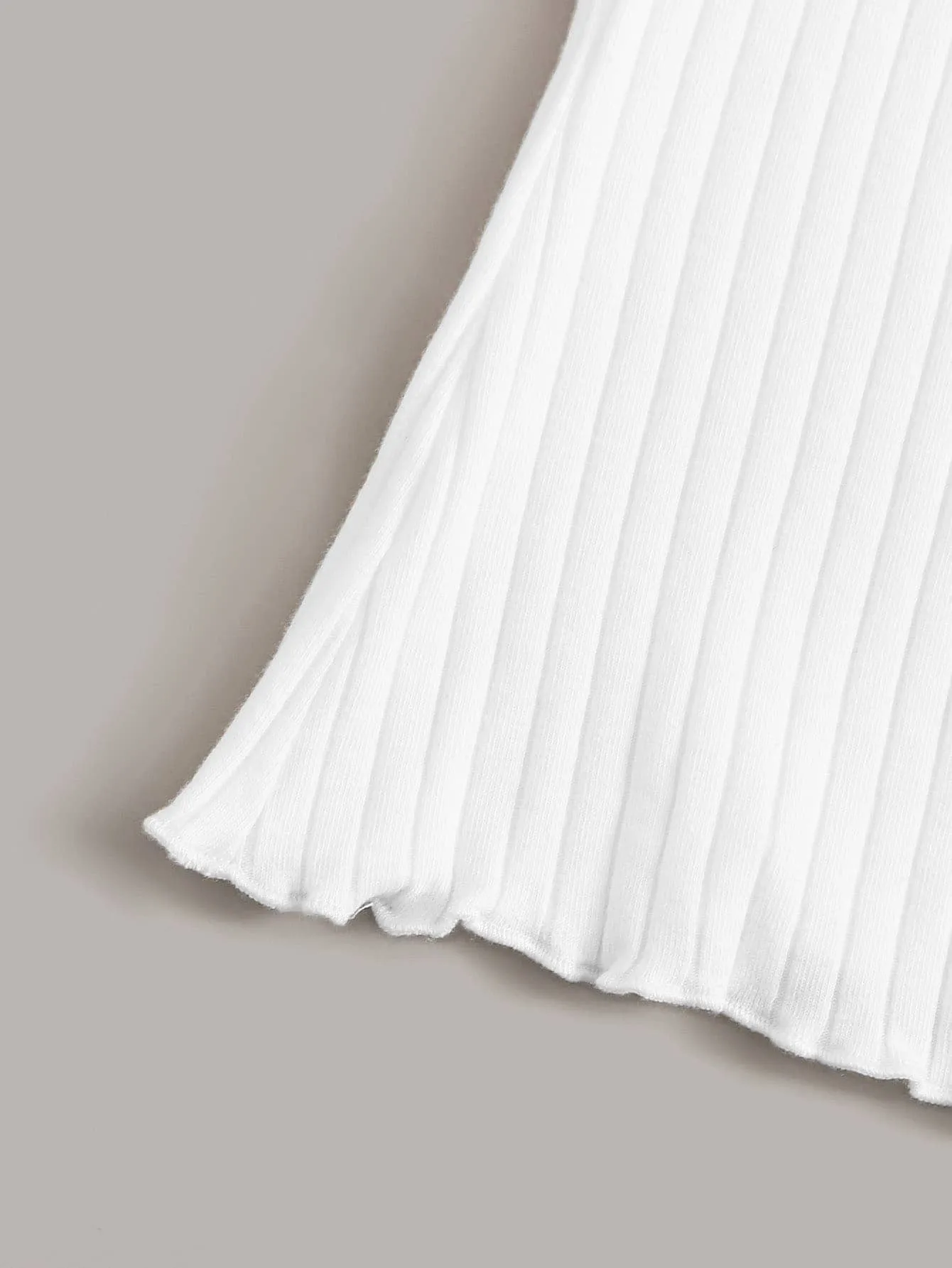 SHEIN Ribbed Lettuce-Edge Form-Fitting Top