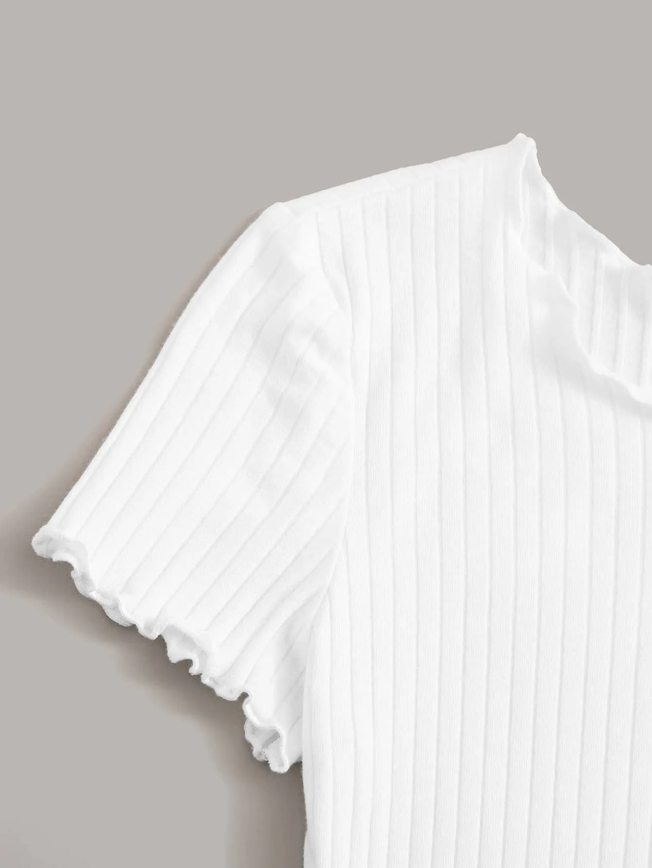 SHEIN Ribbed Lettuce-Edge Form-Fitting Top