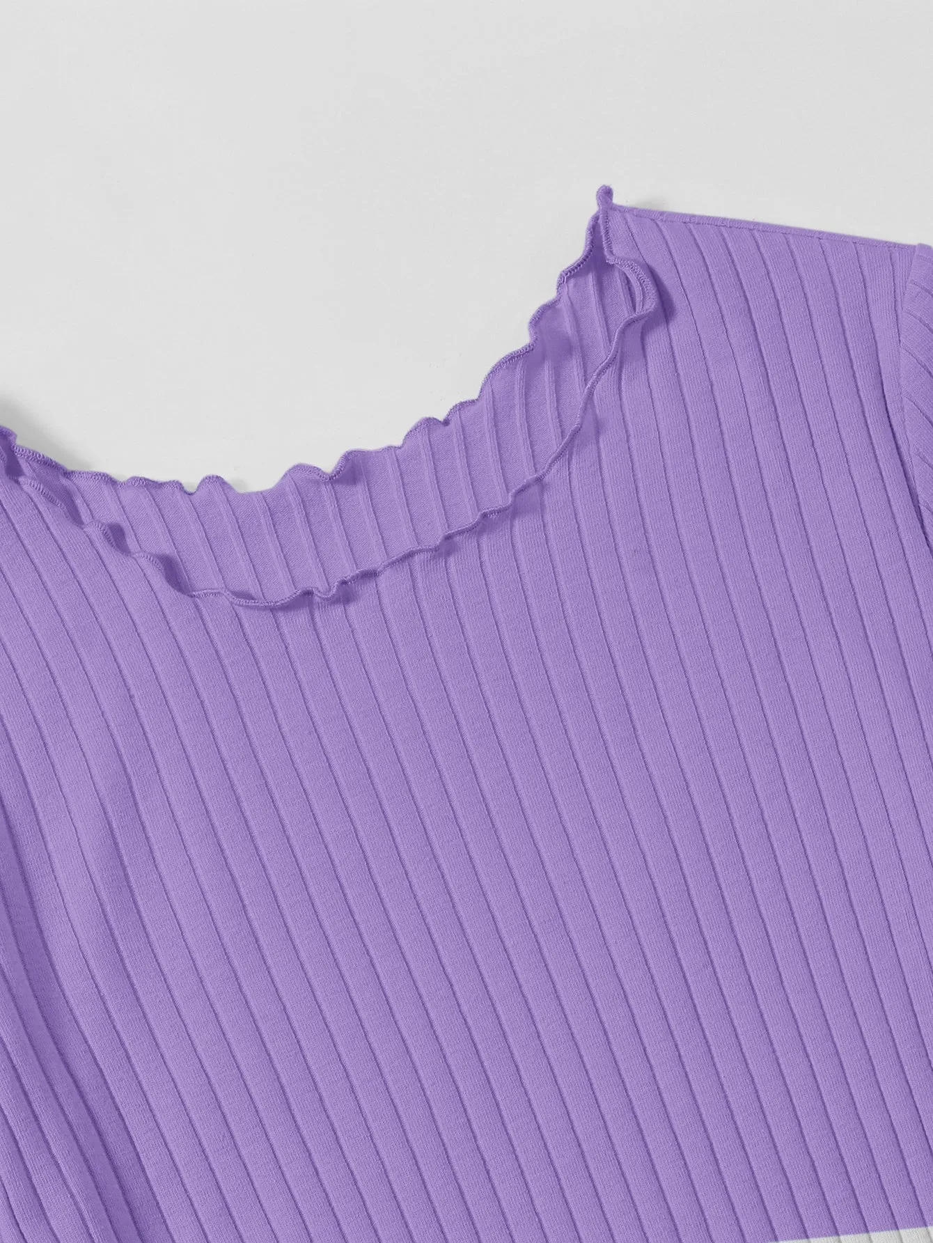 SHEIN Ribbed Lettuce-Edge Form-Fitting Top
