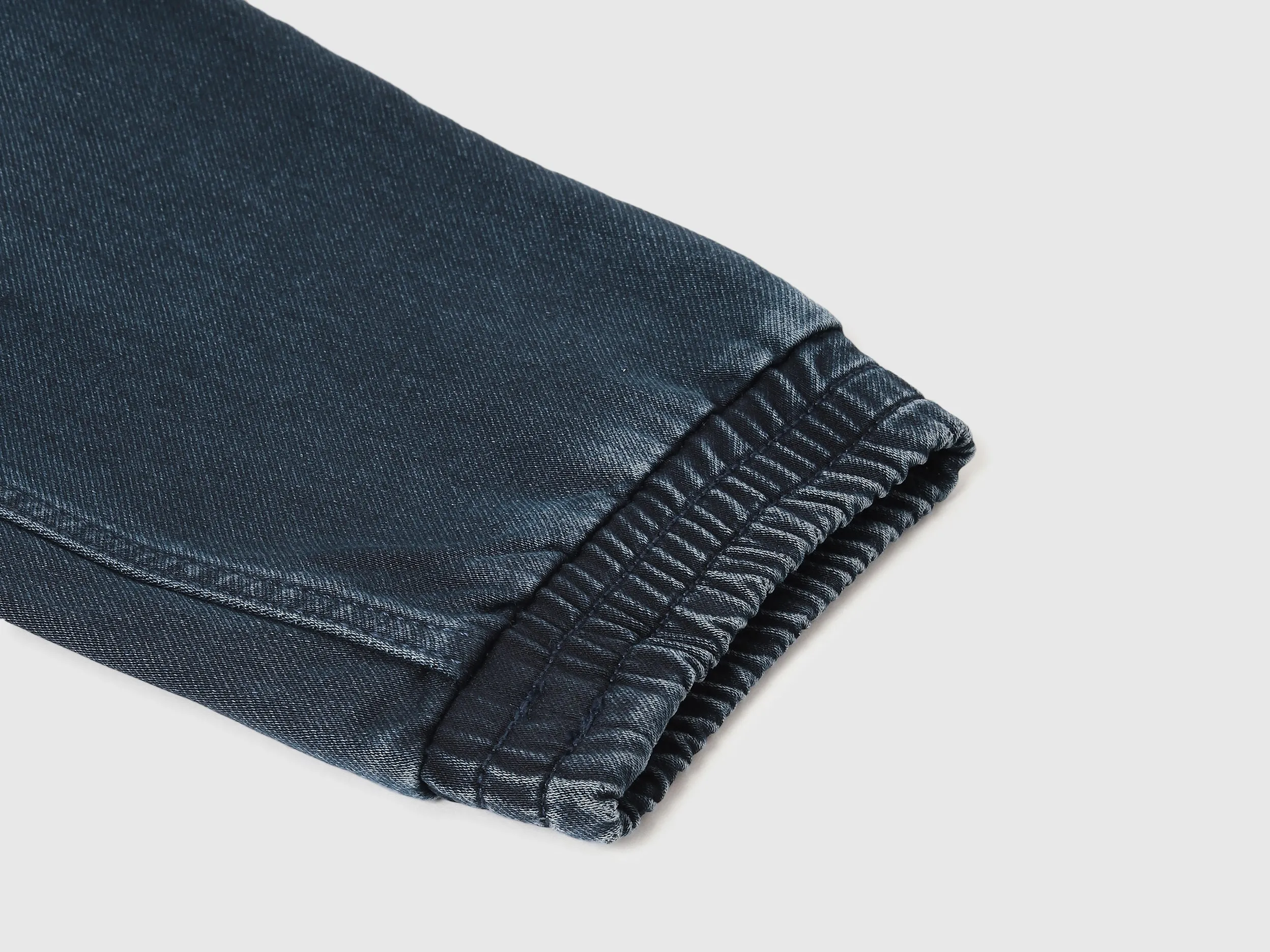 Solid Jogger Fit Jeans